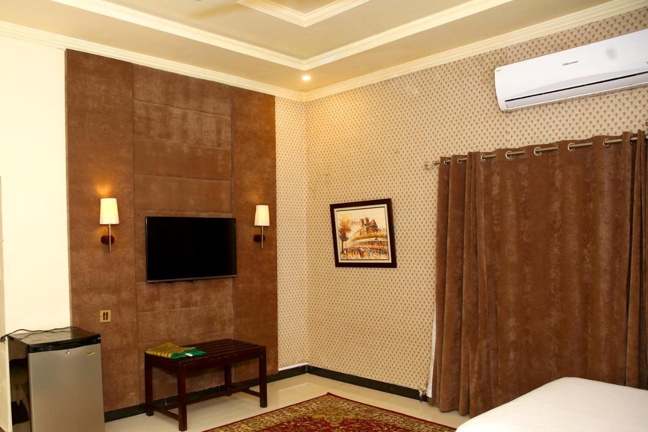 Shelton House Hotel Lahore Exterior photo