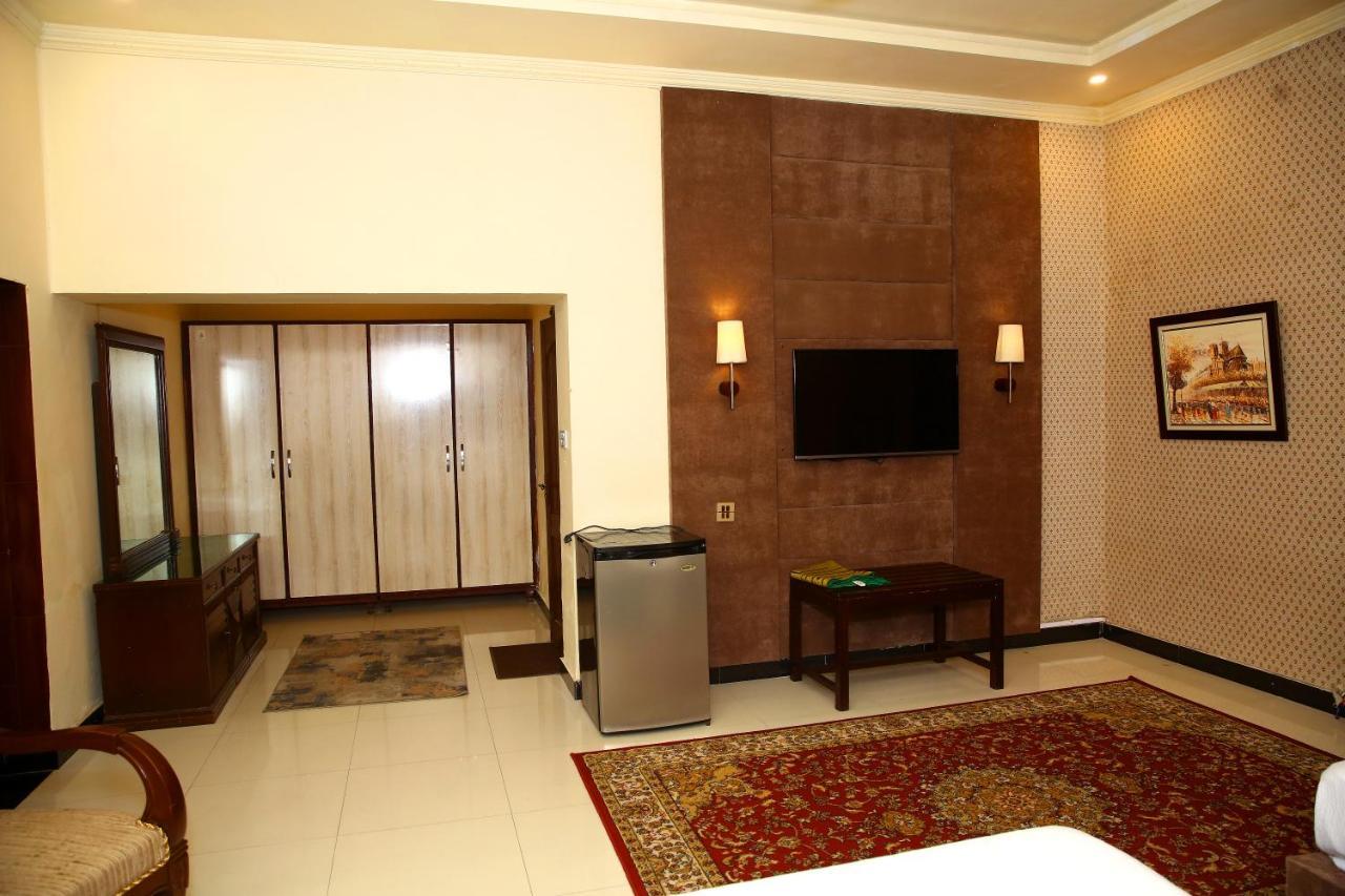 Shelton House Hotel Lahore Exterior photo